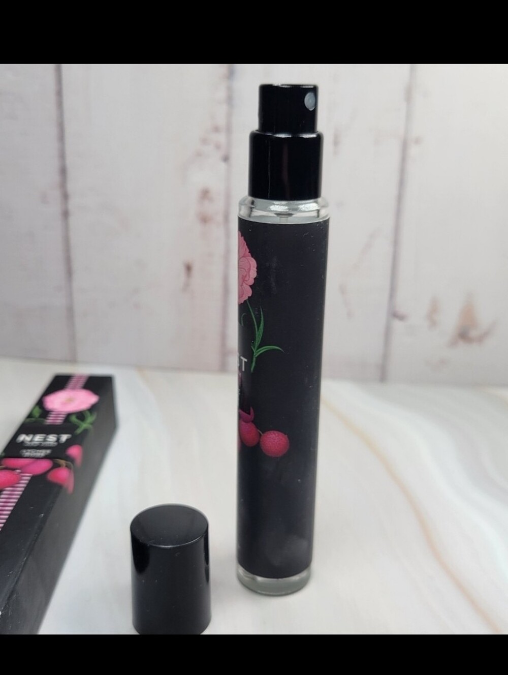 NEST Lychee Rose Eau de Parfume Travel Spray - Picture 4 of 7